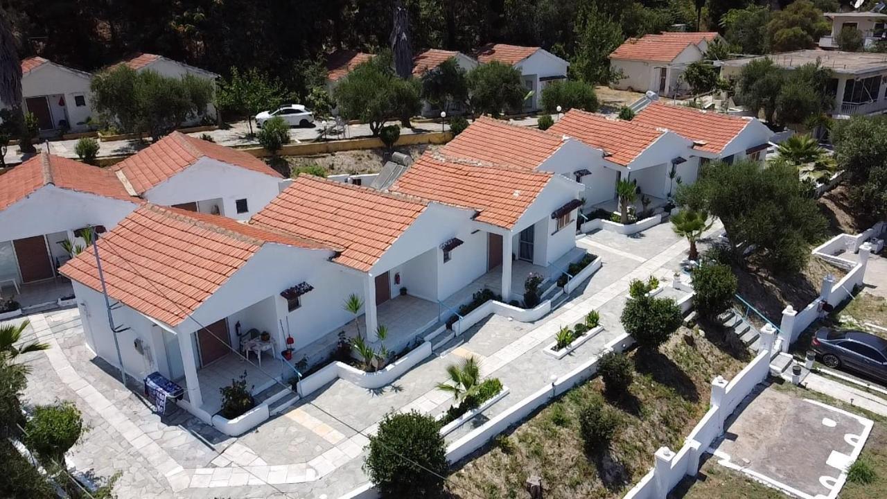 Artaki R * Koroni (Messinia)