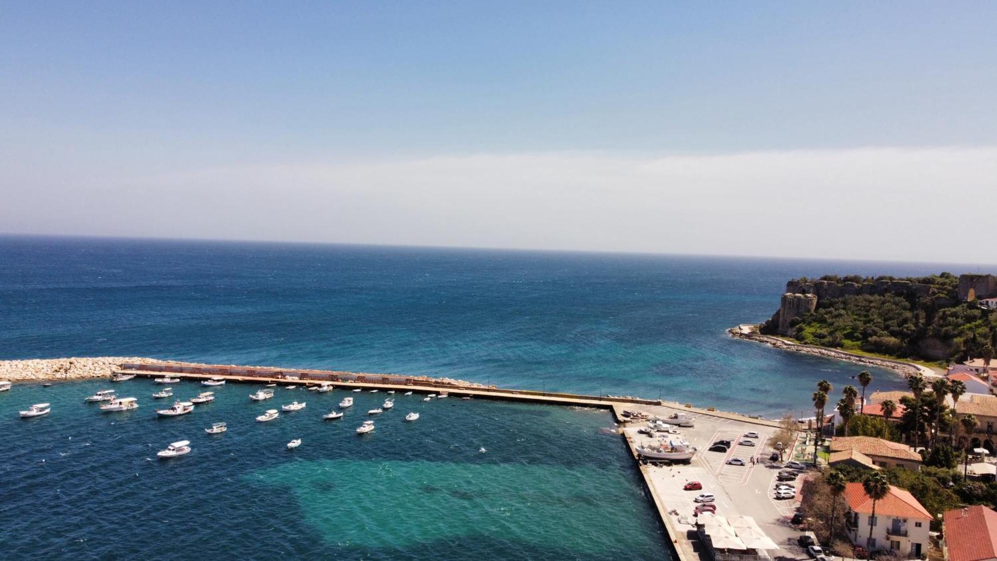 Artaki R * Koroni (Messinia)